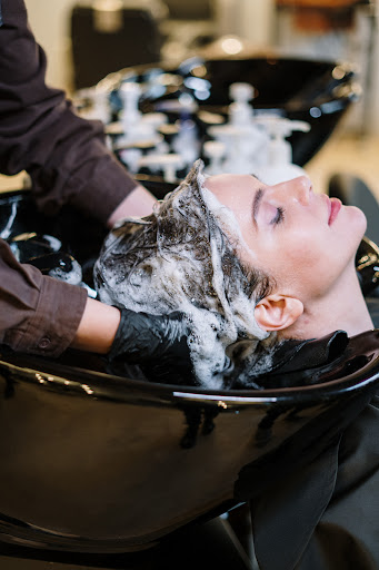 Aniqa Salon
