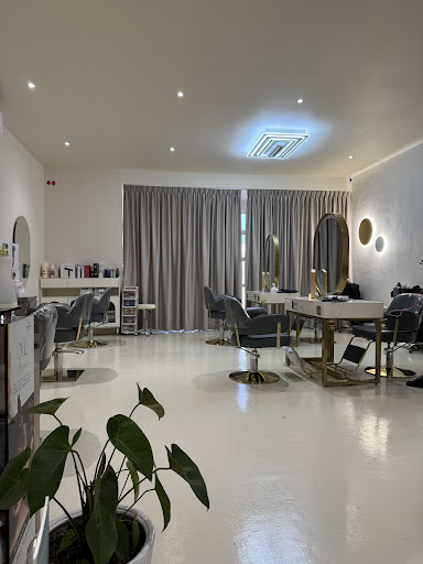 ASH HAIR BAR (HAIR & NAILS)
