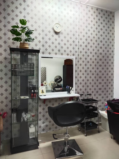 DE 'Aurahijab salon muslimah skudai