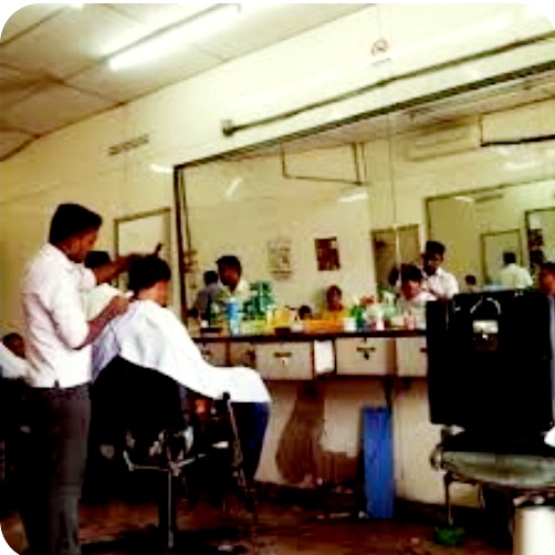 Kedai Gunting Rambut Murah • Lucky Star