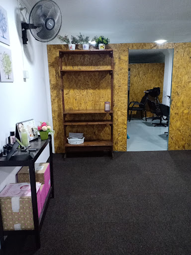 Nrsya Mimie Saloon