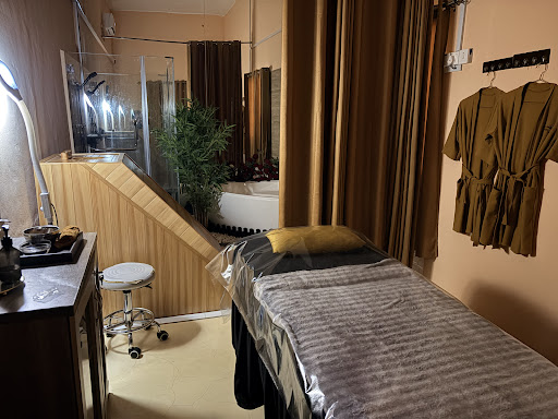 Pusat Kecantikan Golden Spa