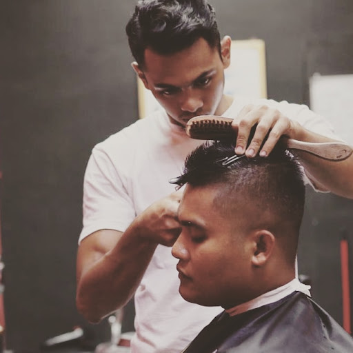 TRIMZON'S BARBER